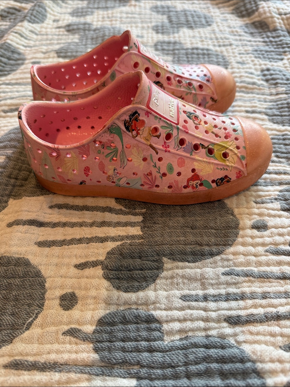 Native Pink Disney Princess Kids Slip-On Clogs - Picture 3 of 5